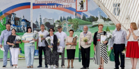 На Центральной площади в Малоярославце прошли торжества, посвящённые Дню семьи, любви и верности. - Малоярославецкий район