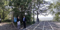 Анатолий Кирносенко осматривает будущий сквер Законодательное собрание Камчатского края - KamchatkaMedia.Ru