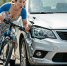 В Свободном женщина на велосипеде врезалась в Mitsubishi Outlander - Amur.Life