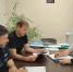 Заместитель начальника УФСИН России по Томской области Виталий Пичугин, заместитель директора по перспективному развитию ТНЦ СО РАН Игорь Соколовский и начальник отдела по содержанию имущества Евгений Буркин провели рабочую встречу, на которой обсудили вопросы производственных возможностей подведомственных учреждений УФСИН России по Томской области. «Наша главная задача – обеспечить работой максимальное число осужденных. Учреждения постоянно работают над расширением ассортимента выпускаемой продукции, проводят работу по размещению заказов крупных предприятий, образовательных, медицинских учреждений и представителей бизнес-сообщества города и области», - рассказал Виталий Пичугин. Представители научного центра отметили широкий ассортимент выпускаемой учреждениями продукции и её высокое качество. В. Пичугин подчеркнул преимущества работы с учреждениями УИС для государственных заказчиков: сокращение сроков и минимальный риск при проведении процедуры закупки, прозрачность процесса производства, возможность контроля качества продукции и сроков ее поставки, обязательное выполнение государственных контрактов со стороны учреждений, так как ответственность за их действия несет федеральный бюджет. По итогам рабочего визита между участниками была достигнута договоренность о дальнейшем сотрудничестве в рамках изготовления швейной продукции и изделий из дерева для научного учреждения. - УФСИН России