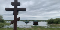 Популярный у паломников святой источник затопило в Свердловской области - EaNews.Ru