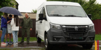 Многодетной семье Гусевых из Воронежской области вручили ключи от автомобиля ГАЗ «Соболь» - РИА Воронеж