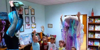 В Дубовском ДК малыши стали участниками спектакля «Приключения премудрого Пискарика» - Сетевое издание Знамя 31