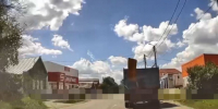 Видео с места происшествия в Сызрани: от беды водителя спасли считанные метры - КТВ-ЛУЧ