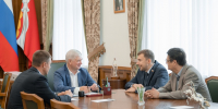 Александр Гусев и Сергей Карякин обсудили запуск в регионе шахматных клубов в госпиталях и уникальную библиотеку - Правительство Воронежской области