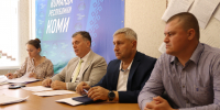 От дорог до аварийного жилья: Эдуард Слабиков выслушал ижемцев на первом приеме в штабе общественной поддержки "Команда Республики Коми" - ИА Комиинформ