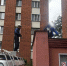 В Пензе спасатели сняли мальчика с крыши пристройки к многоэтажке - Пенза-Обзор