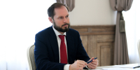 14.07.2026 | Виталий Королев дал поручения по ремонту Рамешковской средней школы и поддержал инициативу жителей округа об установке бюста герою 1812 года, поэту Федору Николаевичу Глинке - Правительство области