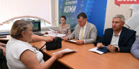 Жительница Щельяюра рассказала Эдуарду Слабикову про холодный дом на болоте - Bnkomi.Ru