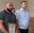 Хабаровские полицейские вручили благодарственное письмо хабаровчанину, который спас грудного ребёнка - ГТРК Дальневосточная
