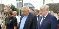 Сергей Анатольевич возложил цветы к Вечному огню - Справедливая Россия