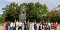 В День памяти Чехова к его памятнику возложили цветы - Bloknot-Taganrog.Ru