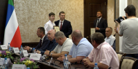 "Не за деньги, а за идею": в Абакане наградили волонтёров стройки пансионата для ветеранов - Республиканская телевизионная сеть