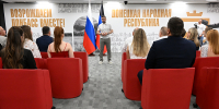 Денис Пушилин вручил премию имени Владимира Некрасова лучшим выпускникам-медикам - Глава ДНР