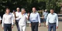 Губернатор Алтайского края Виктор Томенко посетил детскую школу искусств в Благовещенском районе - Администрация Алтайского края