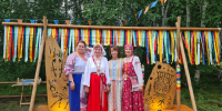 На фестивале «Мир Сибири» успешно прошли мастер-классы от студии «Волшебная нить» из села Тюхтят. - Газета Тубинские Вести