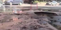 В центре Петербурга провалился асфальт после прорыва трубы - Петербургский дневник
