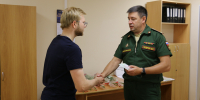 В Киришах состоялась церемония передачи государственных наград семьям погибших защитников Отечества - Сетевое издание Киришский факел