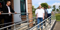 Губернатор Олег Мельниченко побывал в семейном МФЦ и других объектах в Земетчино - SMI58.Ru