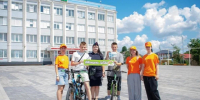Сотрудники Госавтоинспекции в центре города провели профилактическую акцию по безопасности дорожного движения совместно с волонтерами. - Алексеевский городской округ
