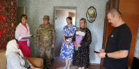 В Стародубе родным погибшего бойца СВО передали орден Мужества - БрянскToday.Ru