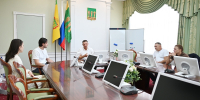 Олег Денисов поздравил хоккеиста из Пензы с завоеванием Кубка Стэнли - Город Пенза