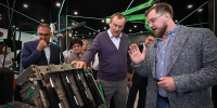 Фоторепортаж: как прошла рабочая поездка Александра Дрозденко на предприятия Ленобласти - 47Channel.Ru