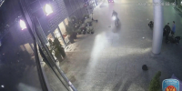 Подросток на питбайке влетел в витрину ТЦ в Приморском районе Петербурга - Spbdnevnik.ru