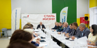 В Кировской области продолжается летняя оздоровительная кампания. На заседании межведомственной комиссии губернатор Александр Соколов подвёл промежуточные итоги: уже больше половины сезона позади, и подготовка к лету дала свои плоды — дети отдыхают безопасно и с пользой. - Кировская правда