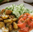 Жарю молодую картошку с луком и чесноком, подаю с неркой: простой вкус настоящего лета - Кубанские Новости