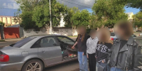 В Оренбурге полицейские изъяли наркотики у 18-летней пассажирки автомобиля - Time56.Ru