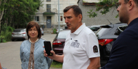 Глава Кольского округа Александр Лихолат: Совместно с сенатором РФ Ларисой Кругловой продолжаем осматривать объекты в Кольском округе, на которых проходят ремонтные работы. - Кольский район
