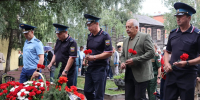 Судебные приставы почтили память погибших курсантов училища связи - УФССП России
