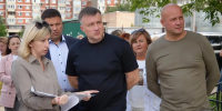 Глава городского округа Серпухов Алексей Шимко вместе с депутатами окружного Совета Марией Арсеньевой и Николаем Пушкиным, а также профильными специалистами встретился с жителями - ОТВ-Серпухов