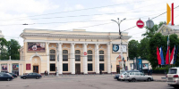 В центре Воронежа незнакомец настойчиво зазывал в машину двух 17‑летних девушек - РИА Воронеж