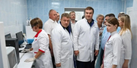 Виталий Хоценко оценил работу новой межрайонной экспресс-лаборатории в Знаменской ЦРБ - ИА Омскрегион