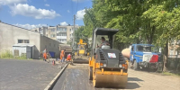 Во дворе дома № 4 на улице Липецкой продолжается благоустройство - Газета Великолукская правда