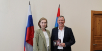 Руководитель Соломенского лесозавода награждён медалью «За вклад в развитие промышленности Карелии» - StolicaOnego.Ru