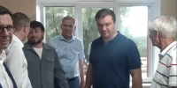 Виталий Хоценко осмотрел отремонтированное общежитие колледжа в Таре - Вечерний Омск