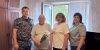 #ЛюдиСлужбы  Сотрудники СИЗО-2 поздравили ветерана Великой Отечественной войны с 99-летием - УФСИН по Самарской области