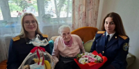 В Ленобласти ветерана Зинаиду Соловьеву поздравили со 100-летием - ЛенТВ24