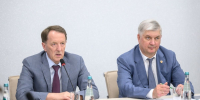 Уборочную кампанию в Воронежской области обсудили Алексей Гордеев и Александр Гусев - МОЁ! Online