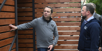 «Люди всё чаще говорят о строительстве домов и благоустройстве — это здорово!»: губернатор Андрей Чибис и глава Мурманска Иван Лебедев совершили объезд Октябрьского округа - Министерство информационной политики