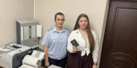 Воронежские полицейские помогли уроженке Узбекистана оформить документ для постоянного проживания в РФ - РИА Воронеж