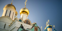 В канун праздника обретения мощей преподобного Сергия Радонежского глава Ханты-Мансийской митрополии сослужил Предстоятелю Русской Церкви за всенощным бдением в Троице-Сергиевой лавре - Ханты-Мансийская Митрополия