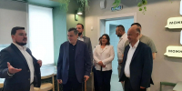 Александр Хинштейн посетил школы, библиотеку и больницу в Горшеченском районе - РИА Курск