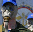 Молодые люди в противогазах - UstLabInfo.Ru