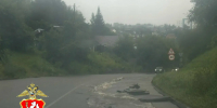 Выпавшие осадки разрушили дорогу на спуске в Старый Каменск по улице Ленина - K-Ur.Info