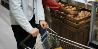 В Иркутской области за полгода сняли с продажи более 2,7 тонны некачественных продуктов - Weacom.Ru