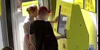 Горожанин нашёл чужую карту, решил сменить причёску и закупиться продуктами - ИА Версия-Саратов
